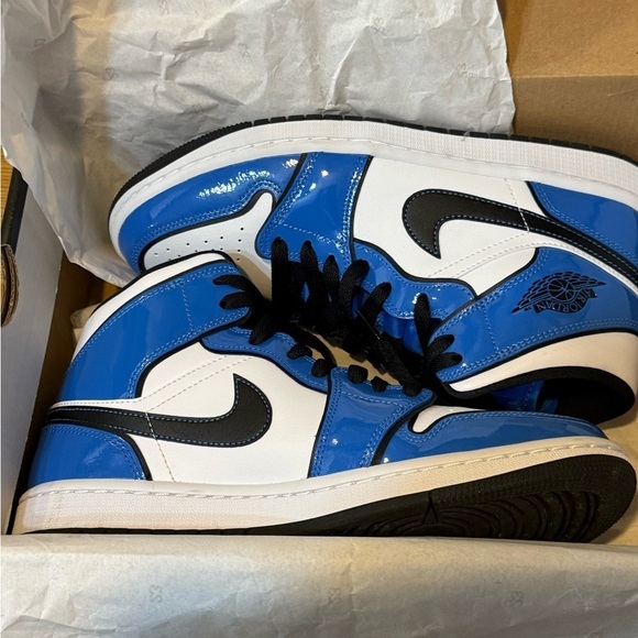 Nike Air Jordan Mid 1 SE Signal Blue/Black-White Sz Men’s 7.5 EUC with box main image 10